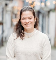Tina Medeiros photo